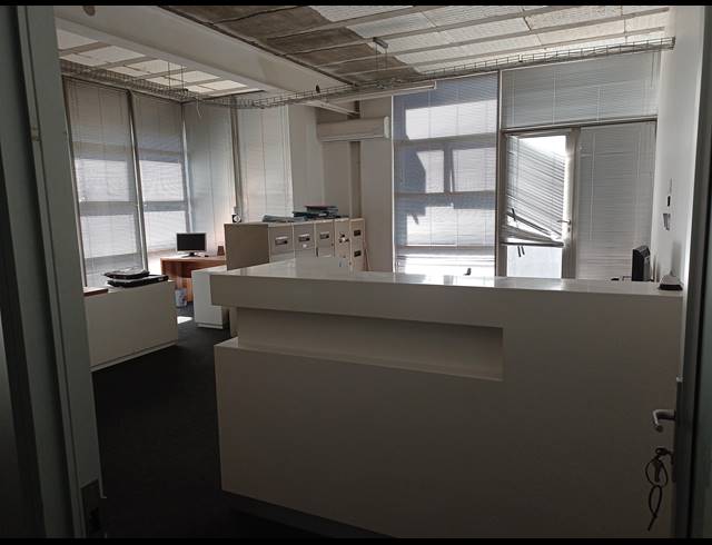 44M² OFFICE TO LET IN WOODSTOCK